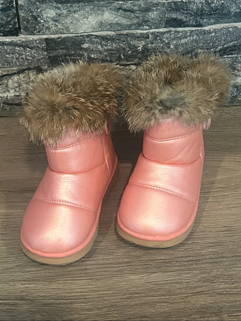 “2018” Toddler Girls Metallic Pink Faux Fur Winter Boots Size 26 (9.5 US)